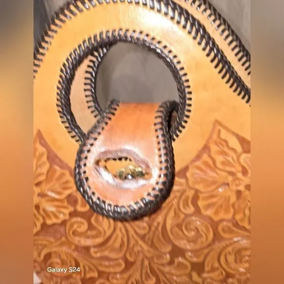 Vintage tooled leather Med. bag 14" - Picture 12 of 16